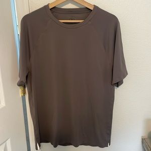 Men’s ALO workout shirt